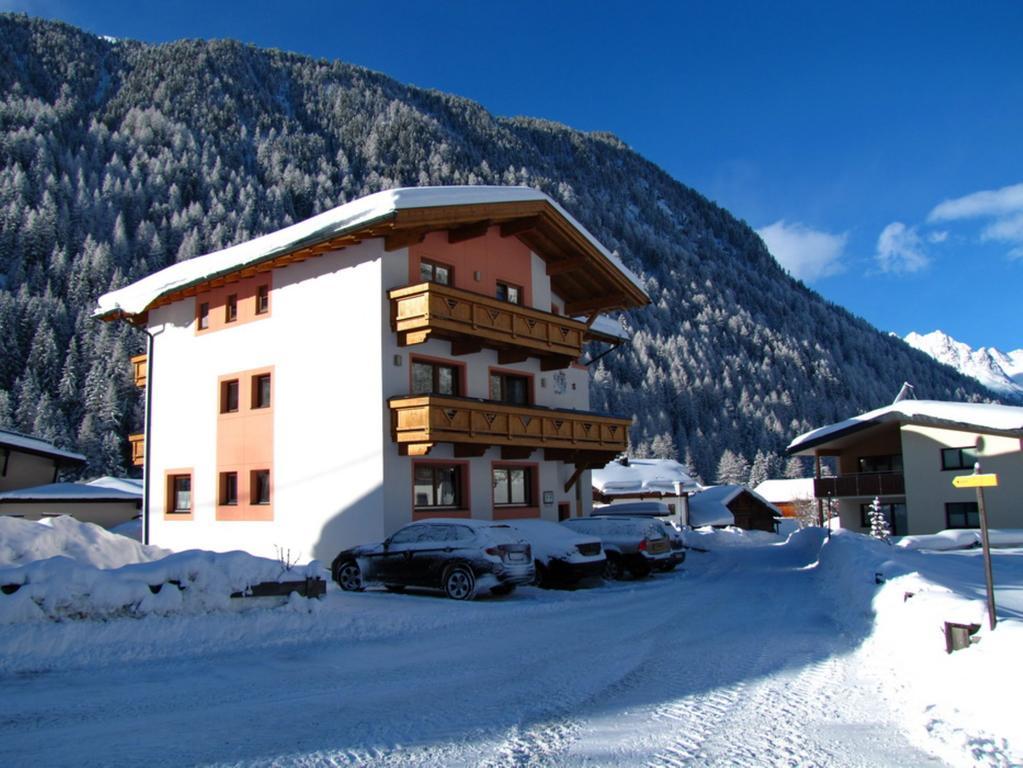 Haus Alpina & Landhaus Schoepf Langenfeld Exterior photo